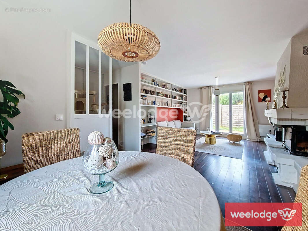 Maison à JOUY-LE-MOUTIER