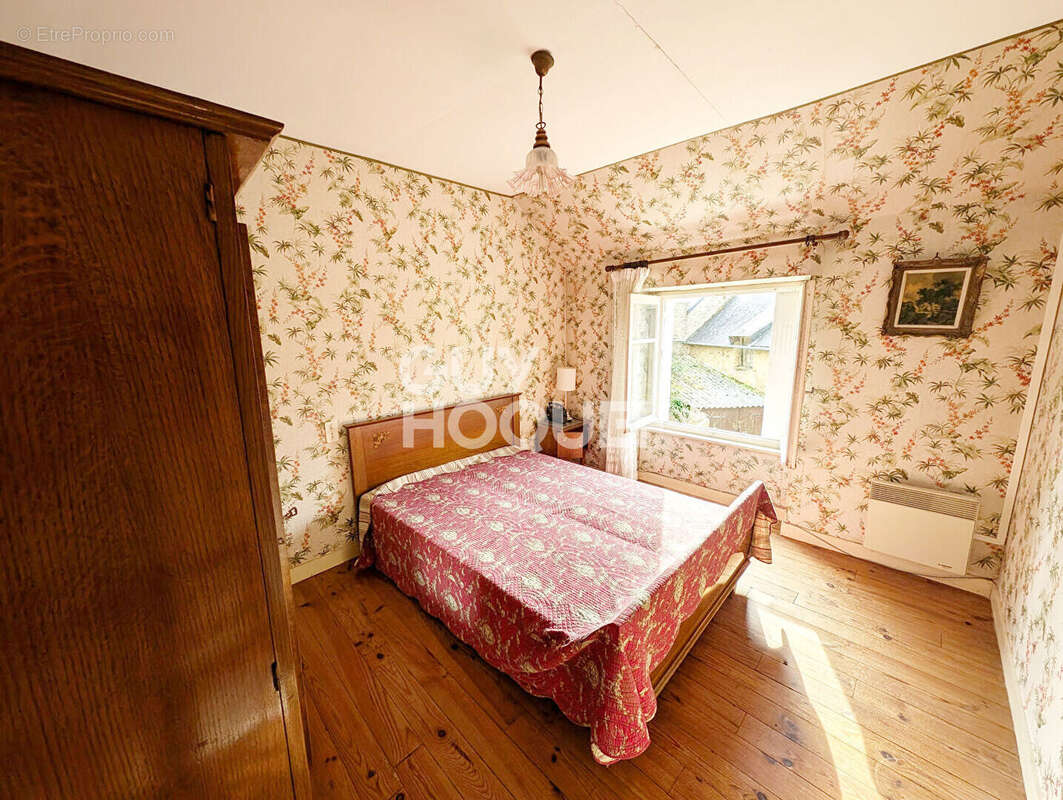 Maison à YVIGNAC-LA-TOUR