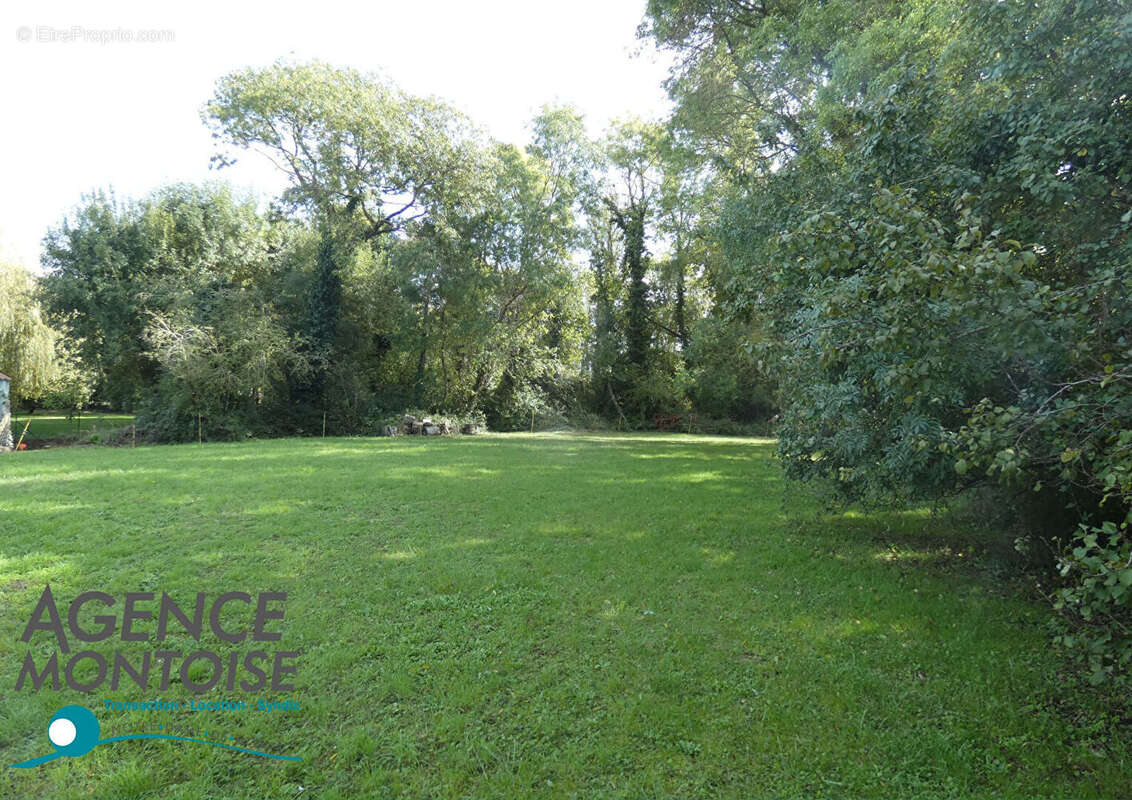 Terrain à NOTRE-DAME-DE-MONTS