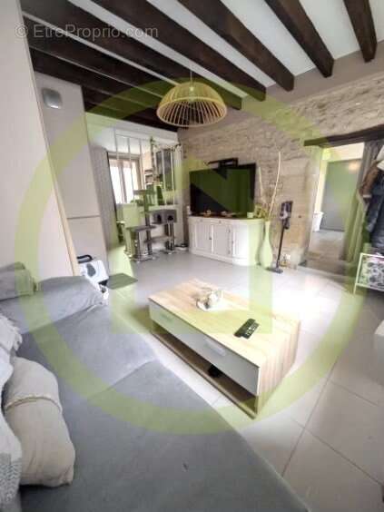 Appartement à MOUY