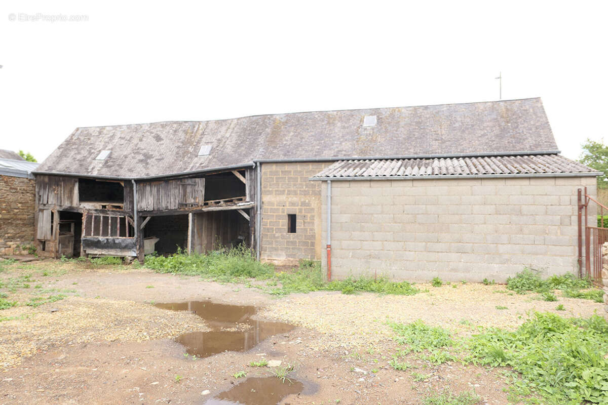 Centre ville de ST HILAIRE - photo 4