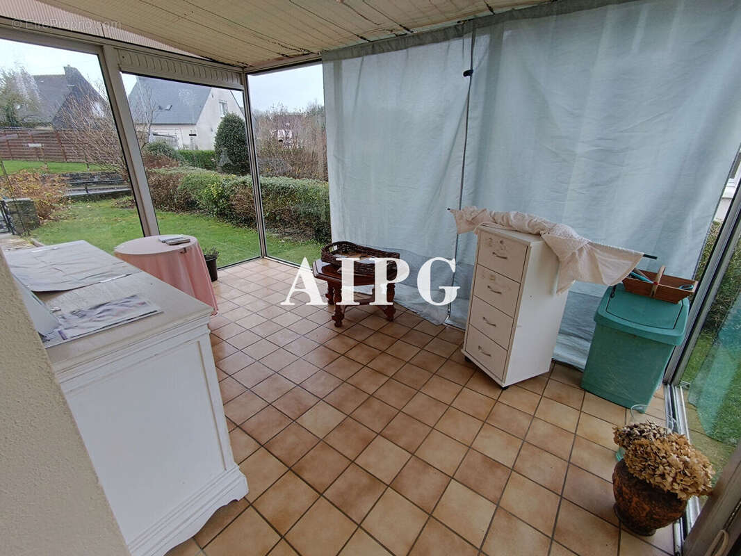 Maison à PLOUGUERNEVEL