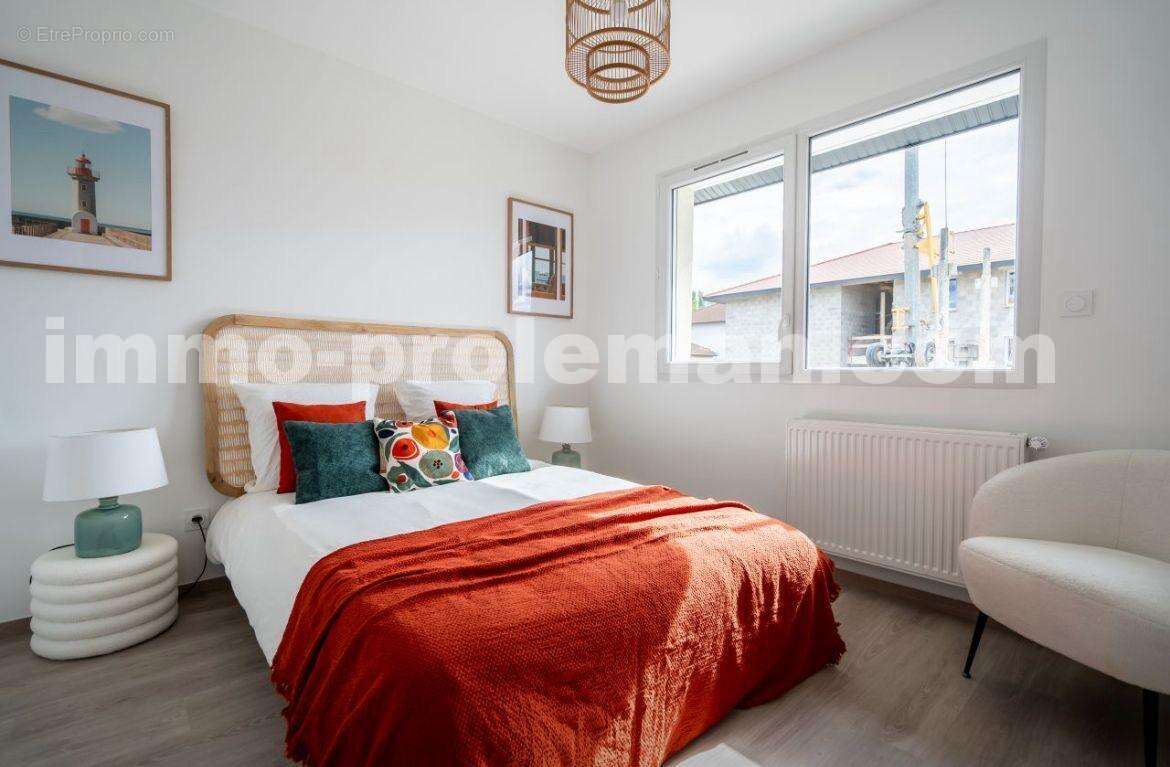 Maison_Loisin_grand_espace_Toit_cathedrale_proche_ecole_genève_frontière_suisse_ceva_bus_commerces_lumineux_calme_sejour_ - Maison à LOISIN