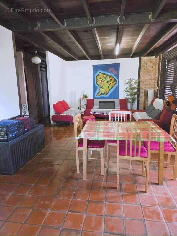 Maison à REMIRE-MONTJOLY