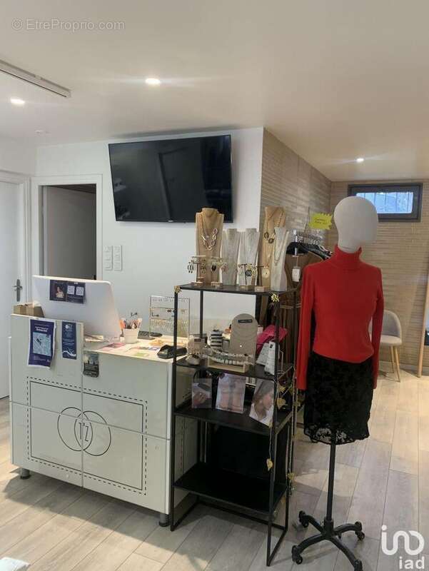 Photo 2 - Commerce à ANTONY