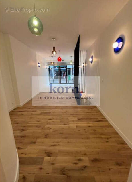 Commerce à PARIS-11E