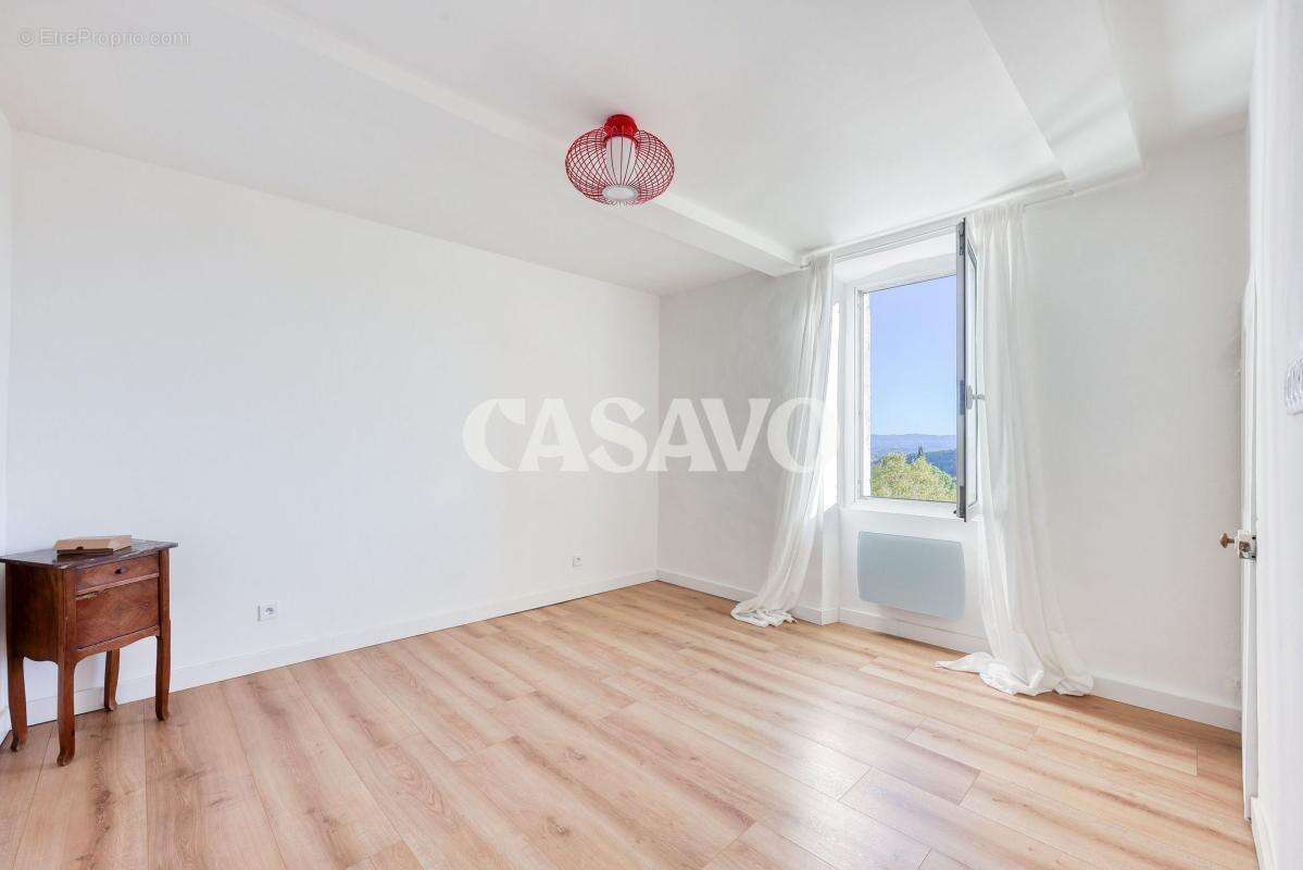 Vente Maison 5 pièces de 132m² - 13510 Éguilles - photo 10