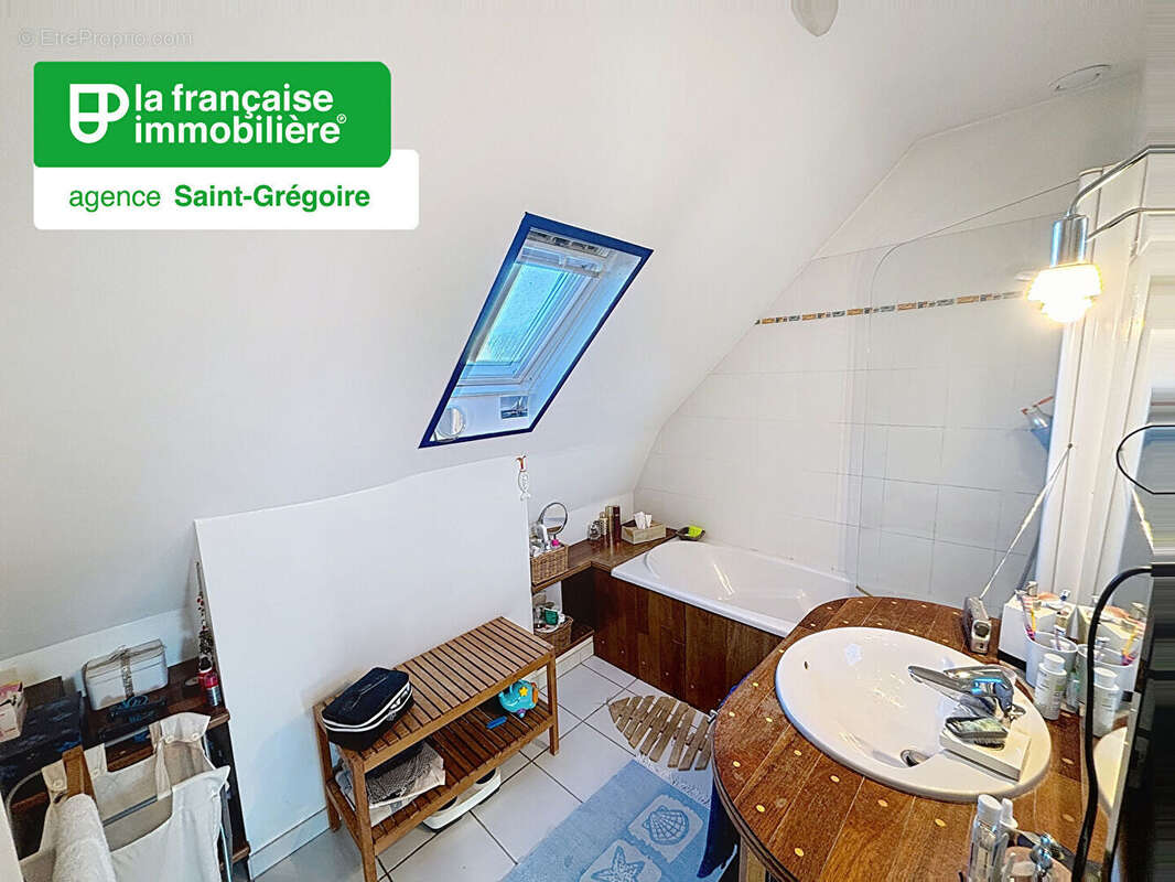 Maison à MONTGERMONT