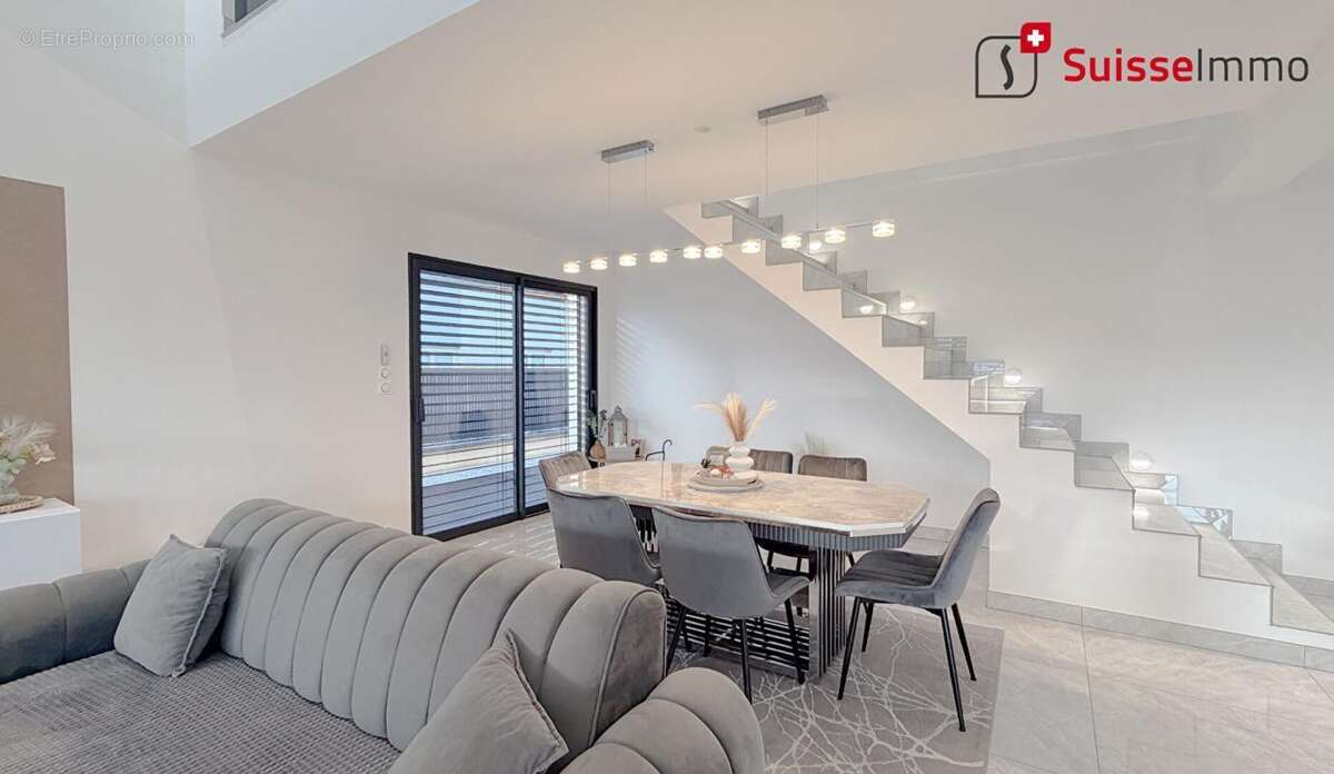 Maison à GRAND-CHARMONT