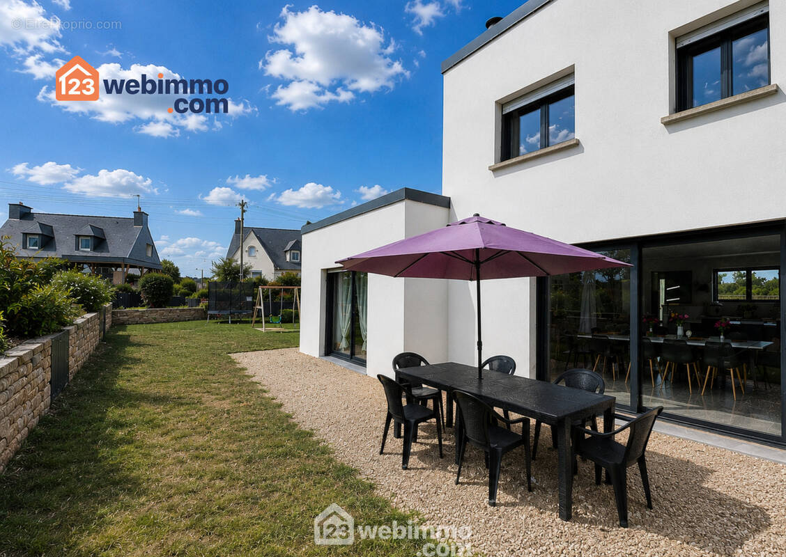 Maison à TREDREZ-LOCQUEMEAU