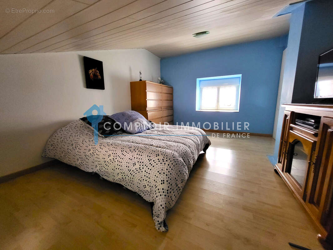 Ardèche (07) A vendre DORNAS - Superbe Maison de village rénovée sans travaux 109m2 habitable avec terrain - photo 12