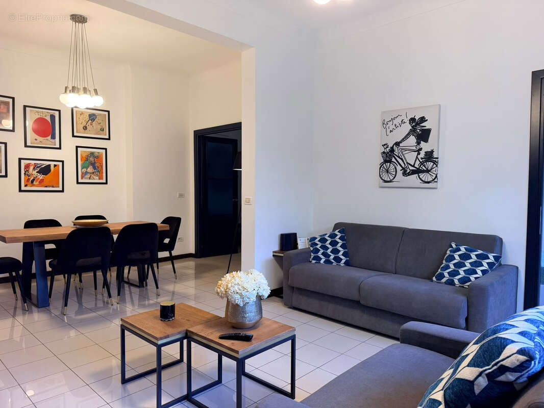 MENTONE - MADONE -  A quelques pas des plages, spacieux 3P de 72,43 m2 rénové avec balcon et cave. - photo 7