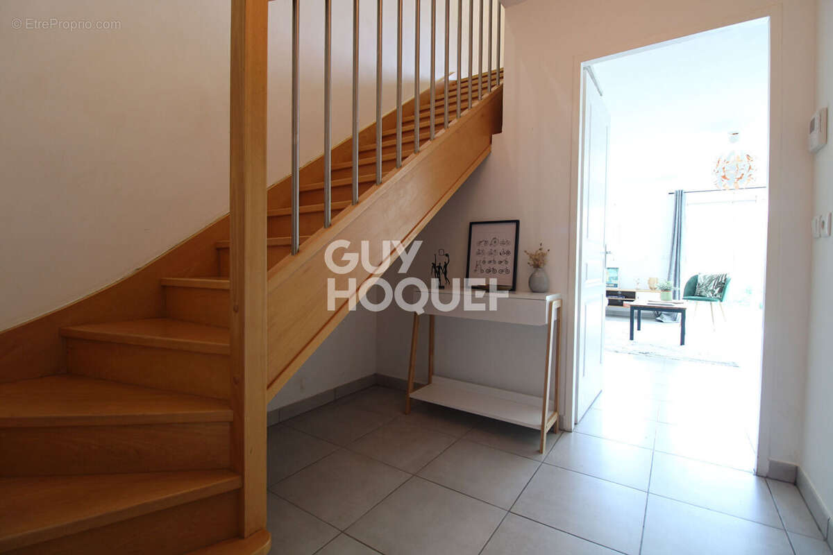 Appartement à BRIE-COMTE-ROBERT