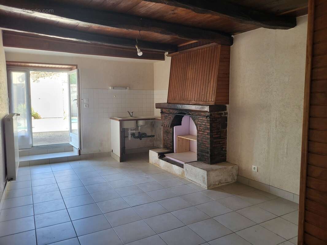 Maison à vendre 5 pièces THENEZAY (79) Terrain 771 m² - photo 2