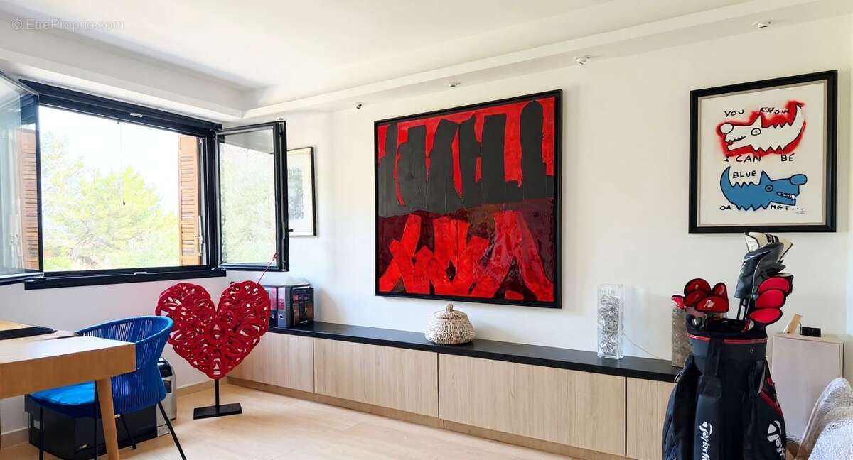  Cannes Croix des Gardes — 5 pièces 82 m² rénové, vue mer - photo 6