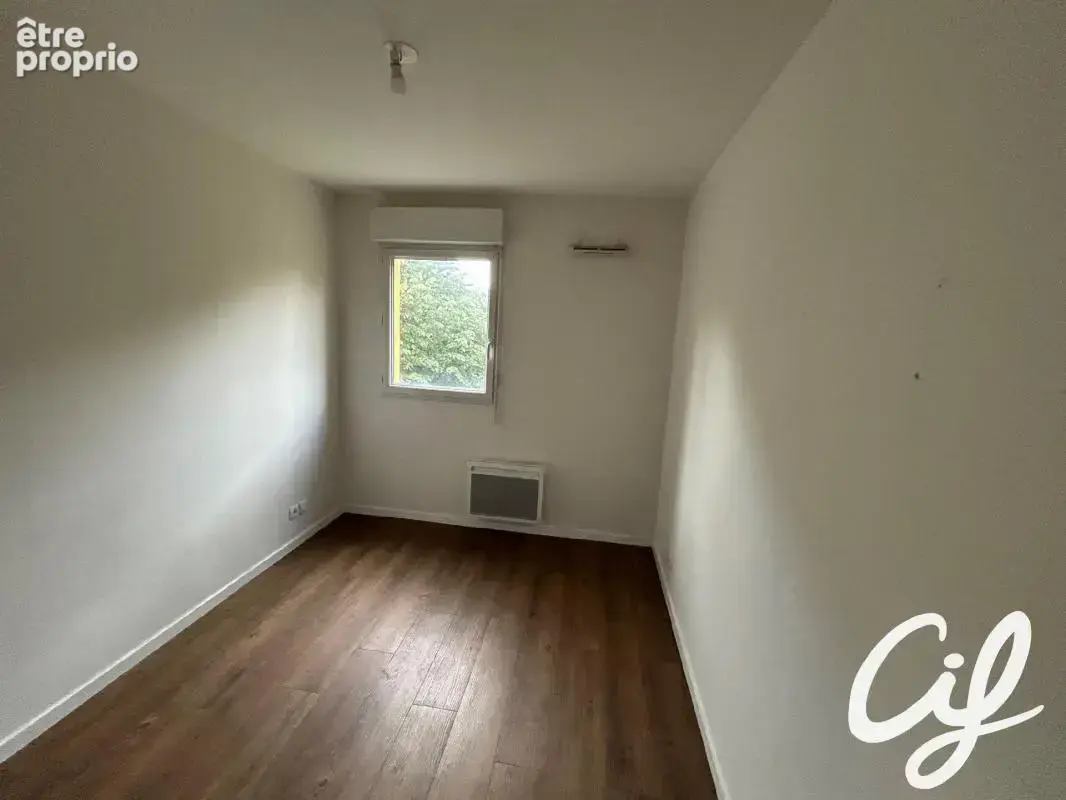 Appartement T3 Le Bourg Sous La Roche - 69.95 m2  165 000 Euros - photo 4