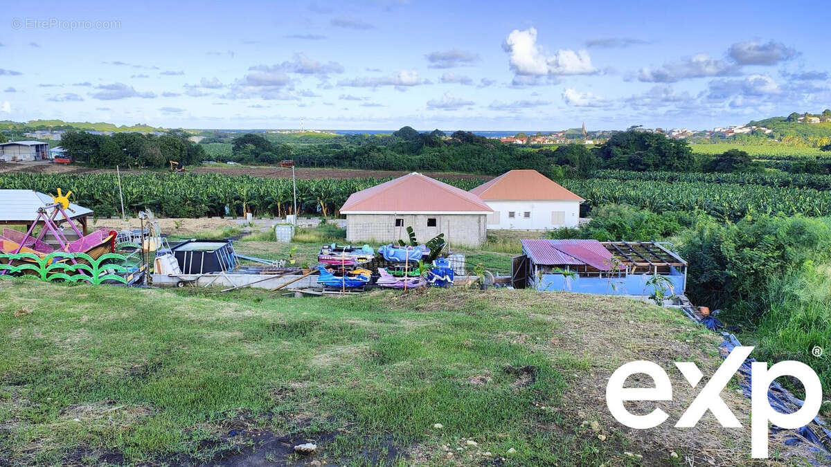 Terrain à LE VAUCLIN