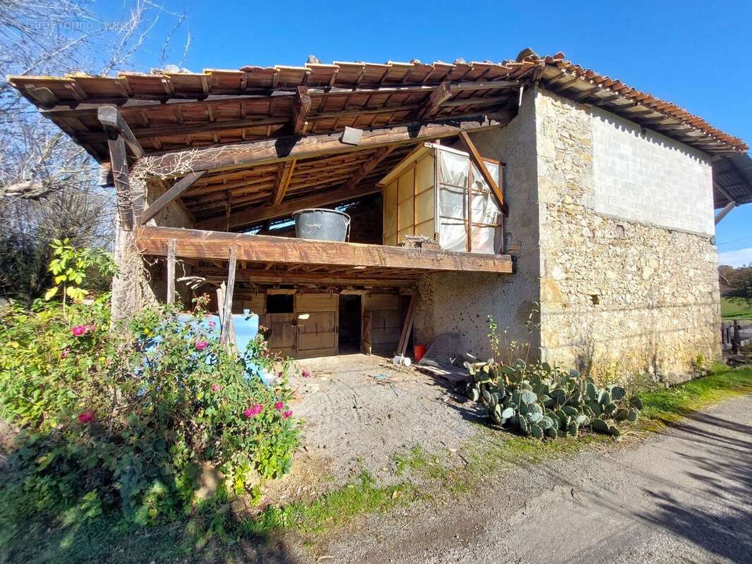 20251119113715 - Maison à ASPET