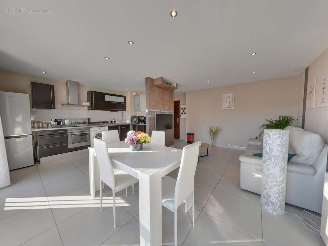 Appartement à SAINT-MARTIN-D'HERES