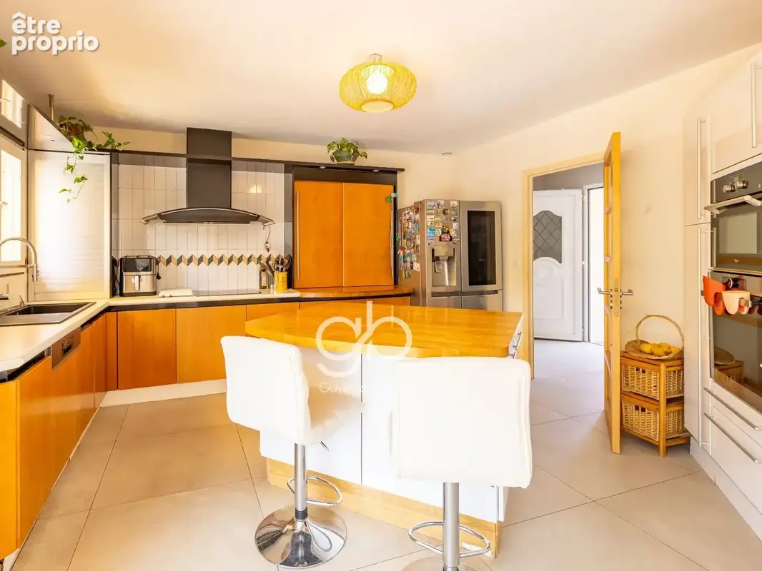 Villa PMR 4 chambres - Vue dégagée, piscine, jacuzzi - photo 8