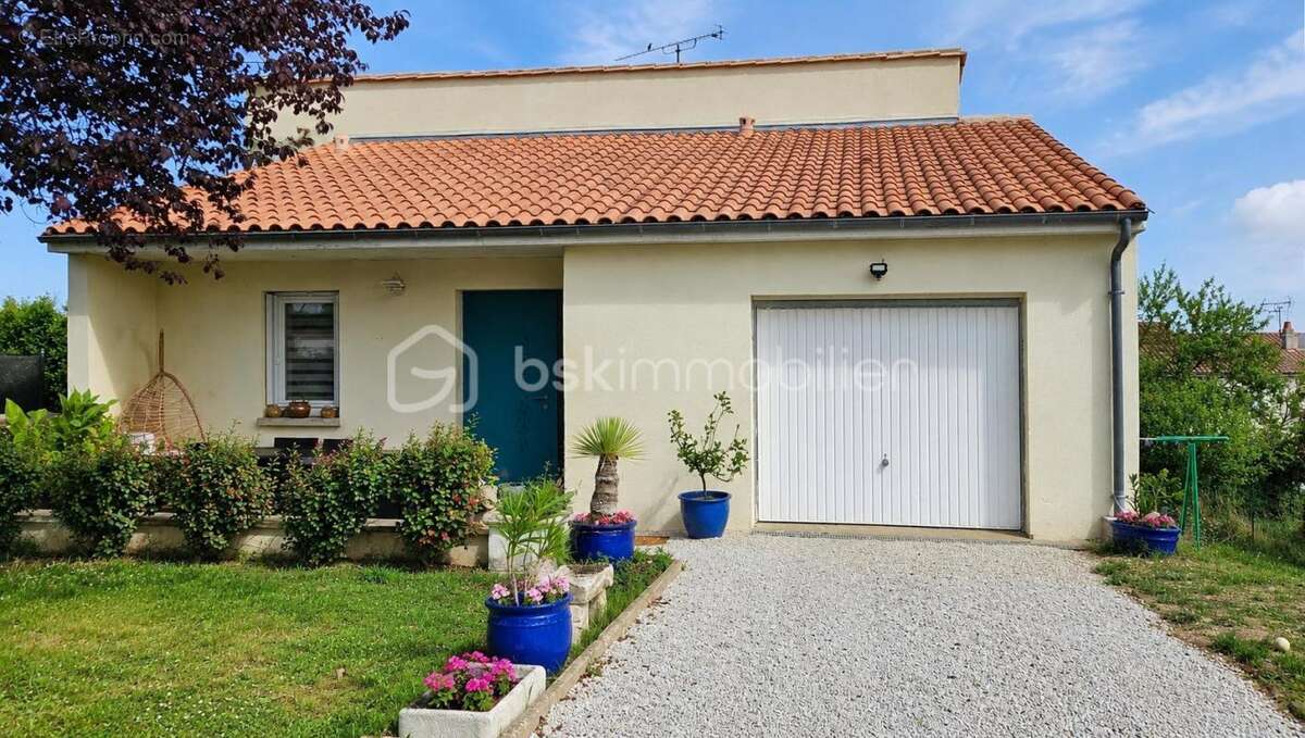 Maison 104M² 3 Chambres, jardin 700M² clos avec garage MANSLE-25MIN ANGOULÊME - photo 8
