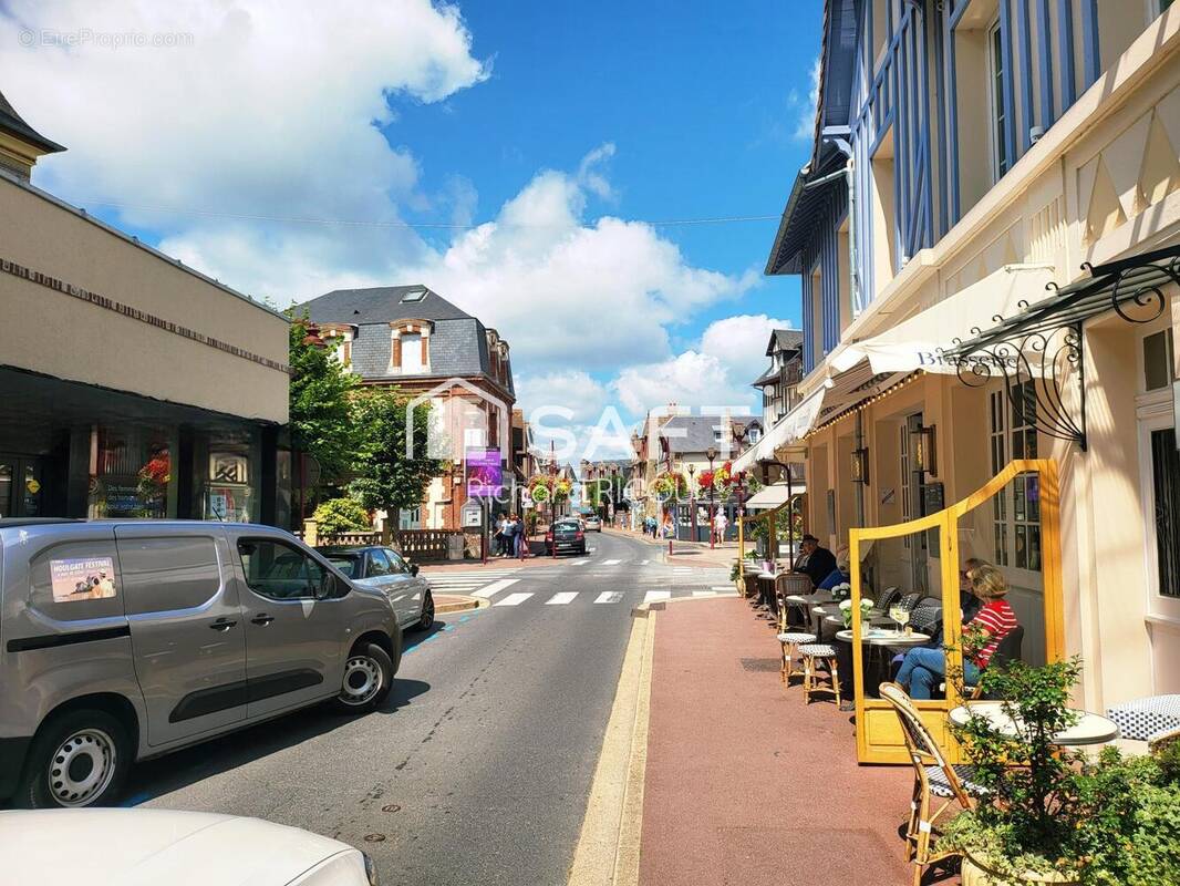 Photo 1 - Commerce à HOULGATE