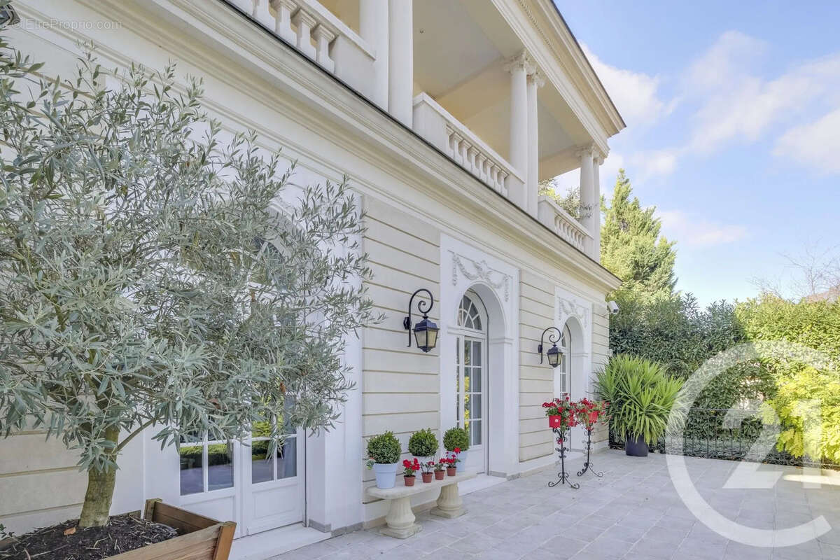 Maison à SAINT-MAUR-DES-FOSSES