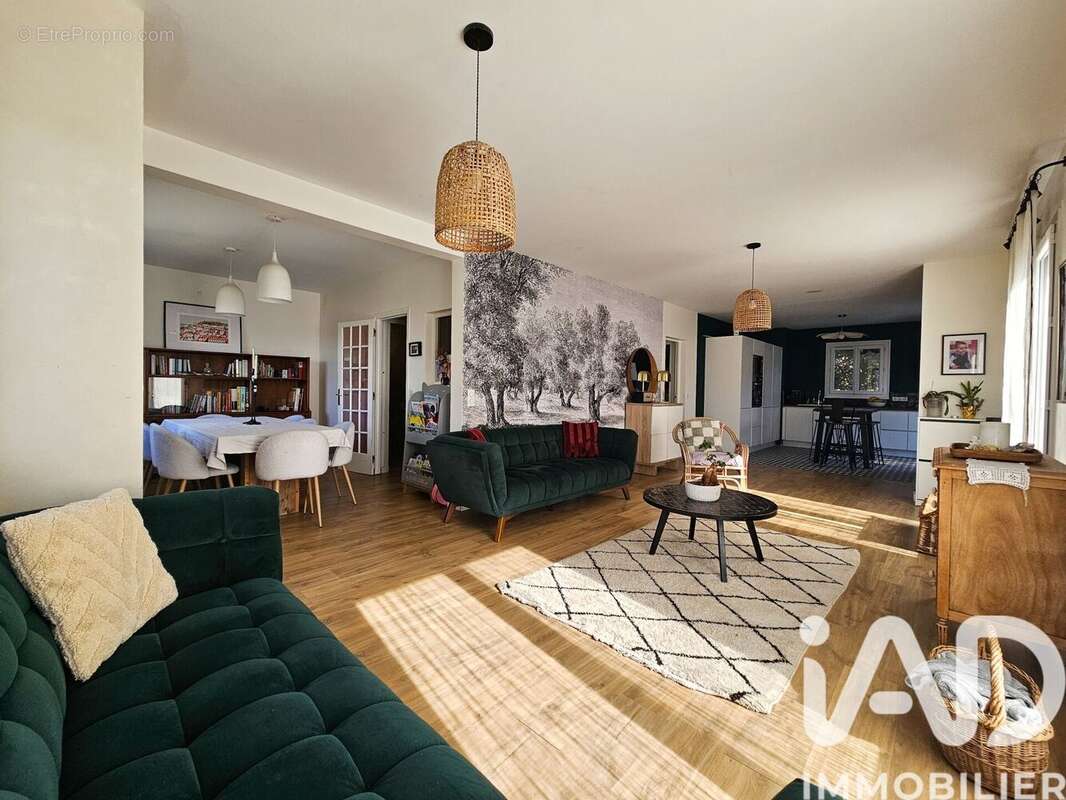 Photo 2 - Maison à LINAS