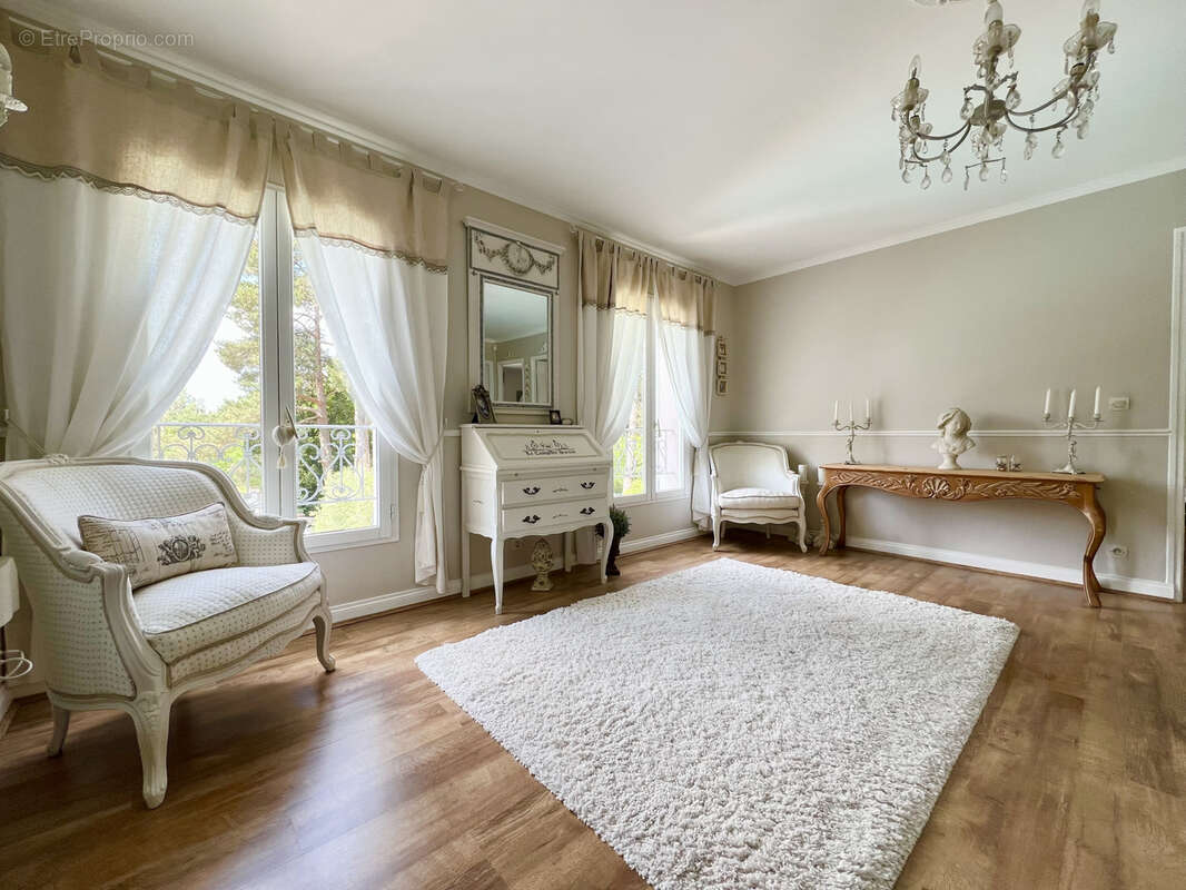 Maison à MONTFORT-L&#039;AMAURY