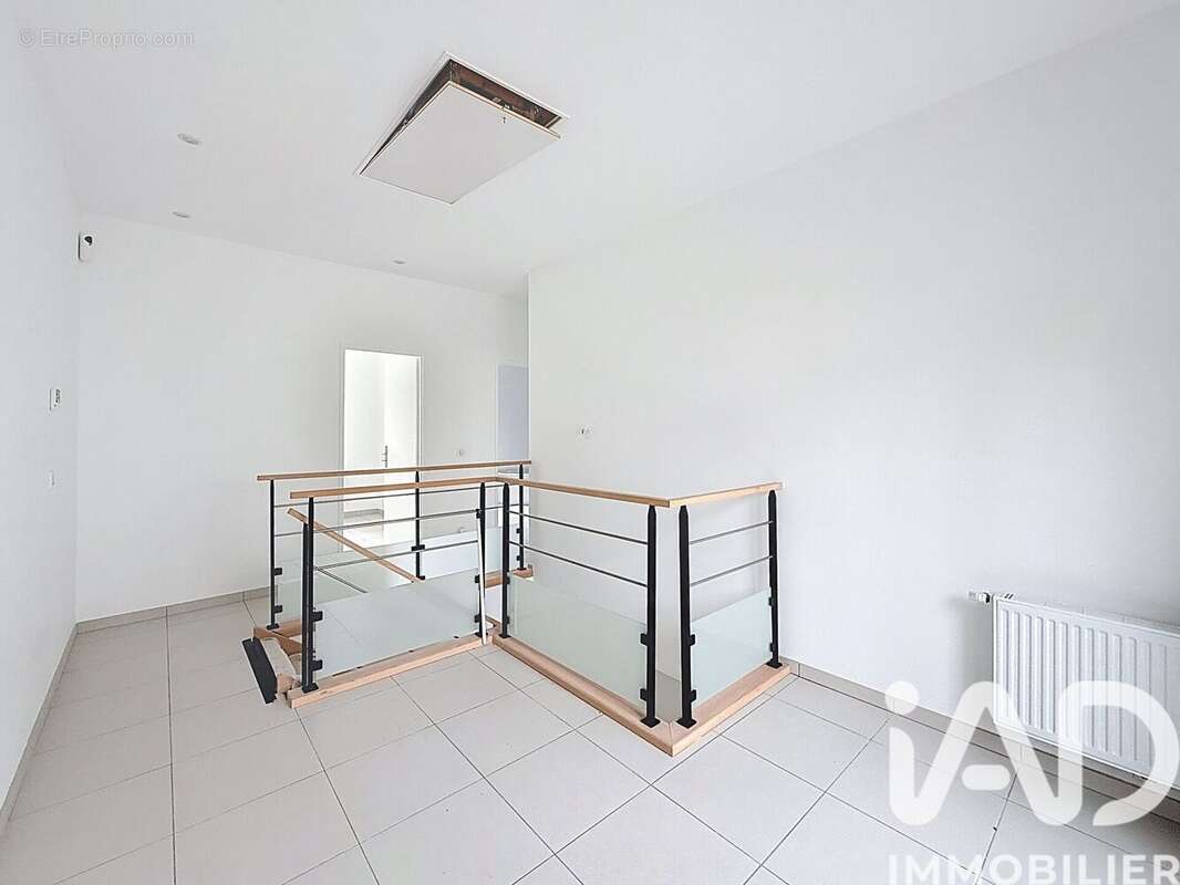 Photo 8 - Maison à VERRIERES-LE-BUISSON