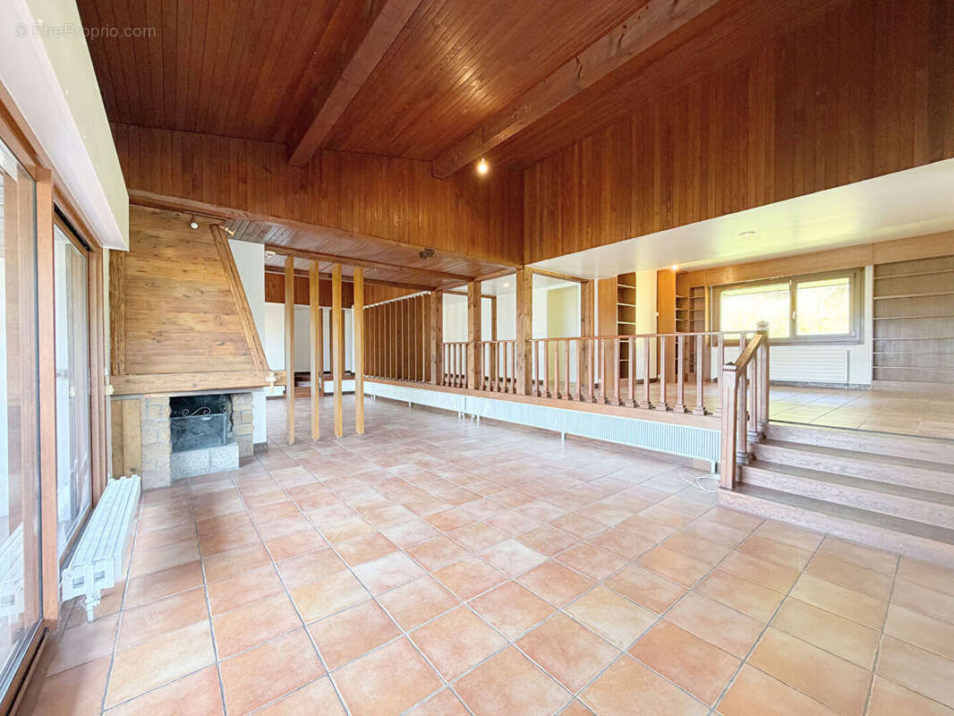 Maison à MARIGNIER