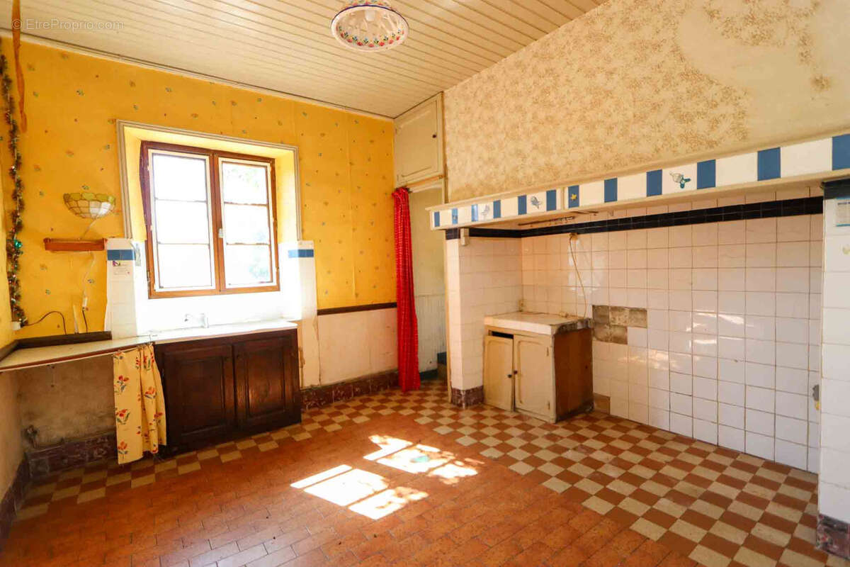 Maison à BEYNAC-ET-CAZENAC