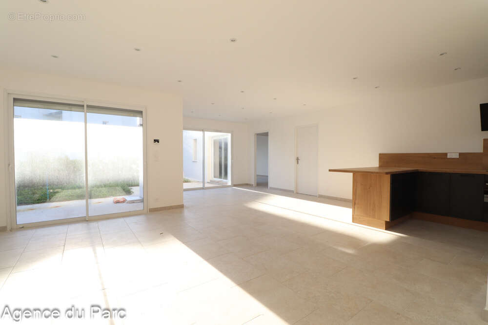 Maison à SAINT-GEORGES-DE-DIDONNE