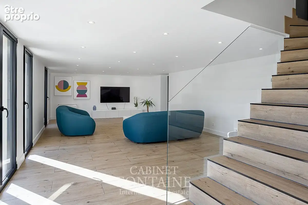 Propriété contemporaine + terrain de près d'1 hectare et installations équestres - photo 3