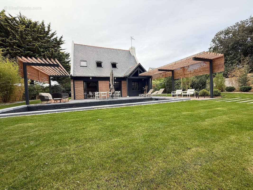 Maison à LE POULIGUEN