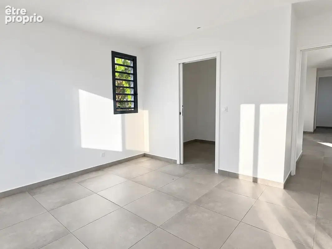 Villa contemporaine de plain-pied avec terrain piscinable - photo 10