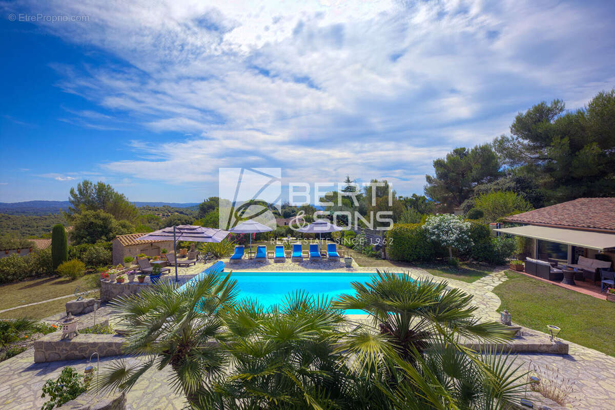 Maison à PEYMEINADE