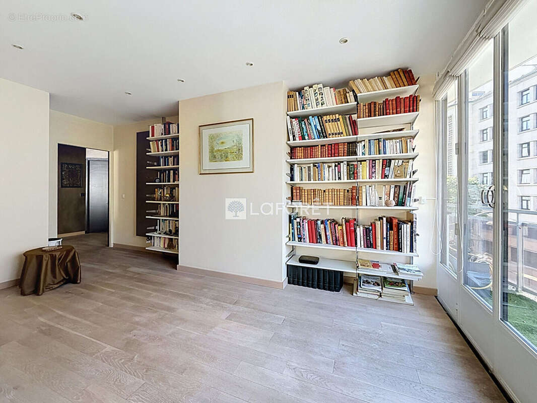 Paris 16e Secteur Mallet-Stevens  Appartement 3 pièces de 94,30 m² - photo 4