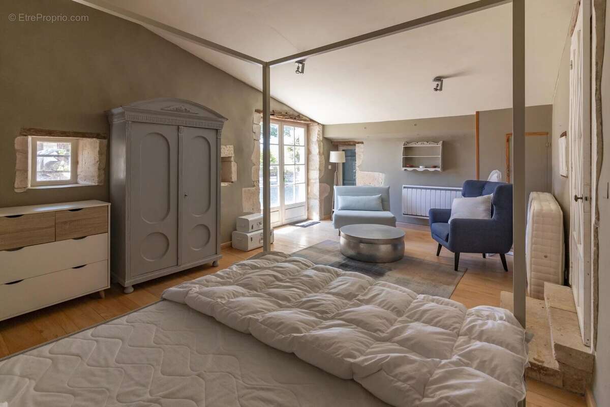 Maison à CHATEAUNEUF-SUR-CHARENTE