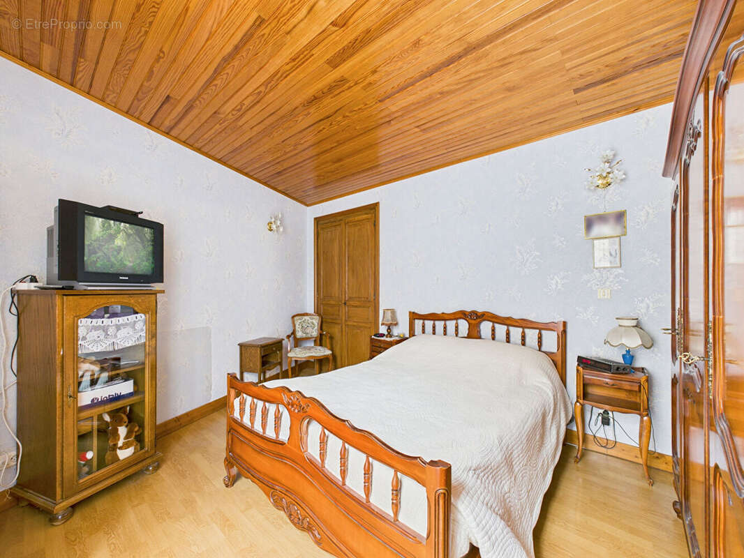 Maison à SAINT-MYON