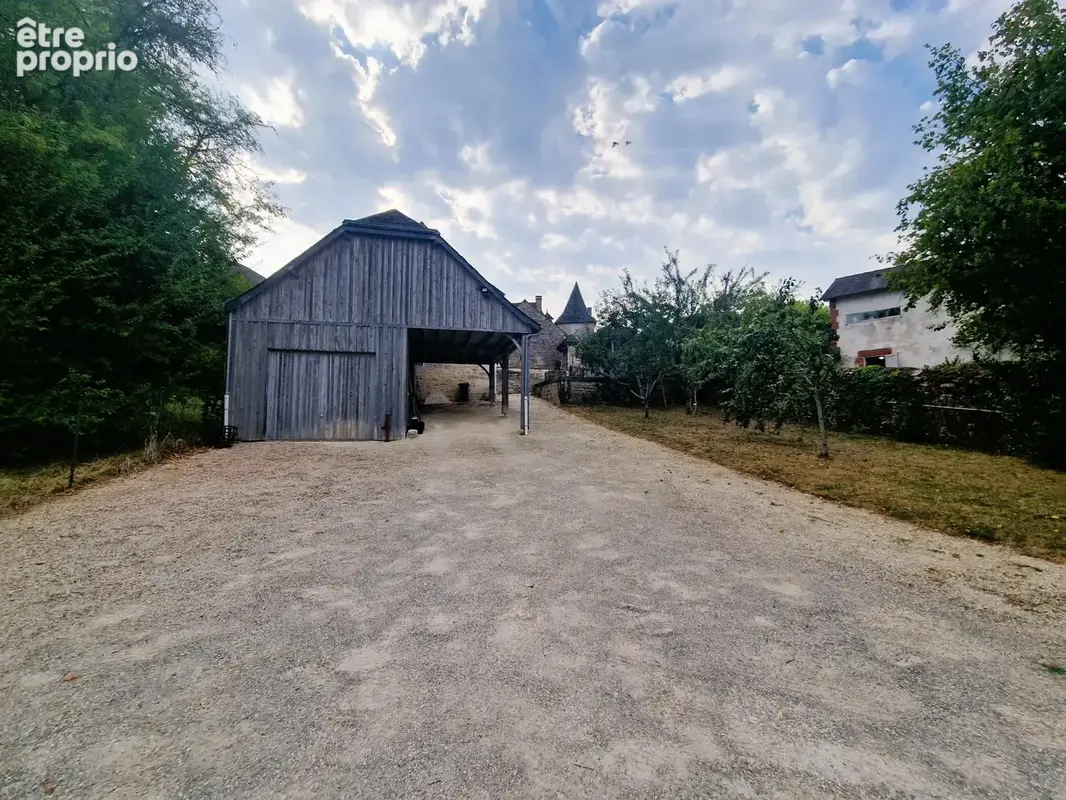Maison de caractère en pierre avec jardin et vue dégagée sur la campagne - photo 3