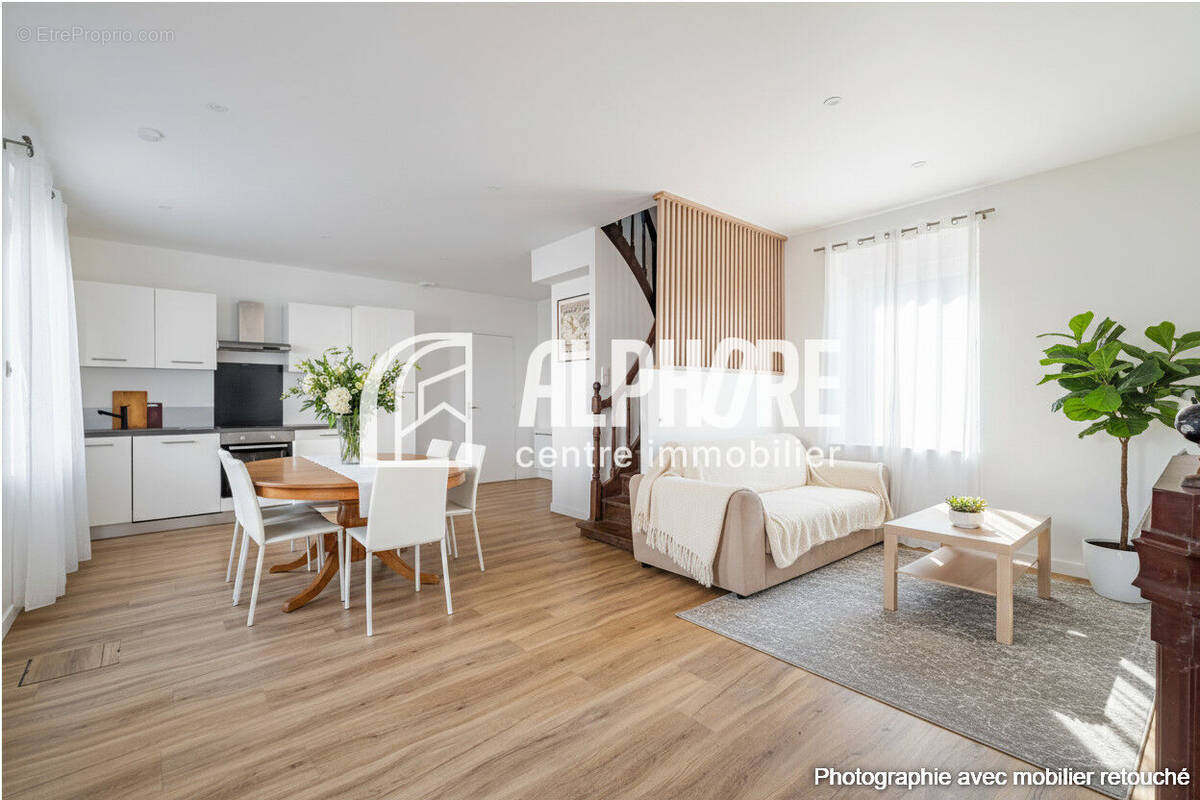 Maison à LA CHAPELLE-DES-MARAIS