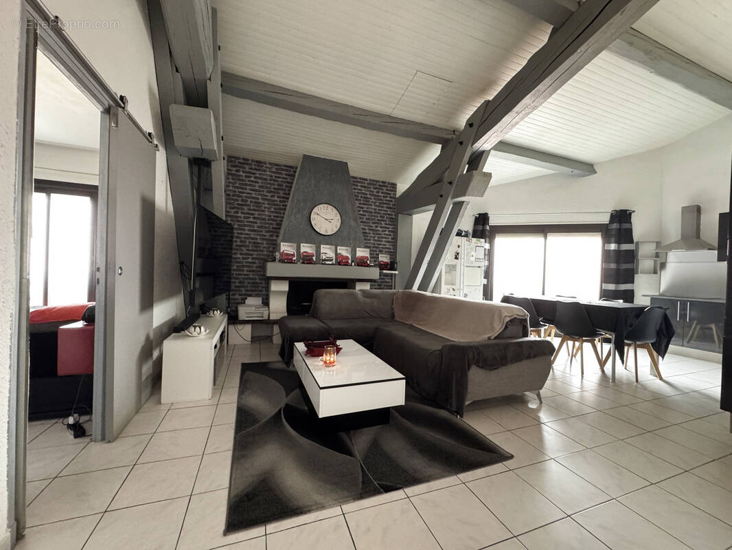 Maison à SAINT-LAURENT-DE-LA-SALANQUE