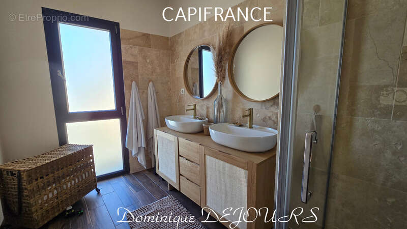 Ardèche - Magnifique Maison d'architecte de 184 m² habitable - Bel espace extérieur - Vue panoramique sur les montagnes ardèchoi - photo 13