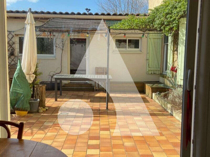 Maison à MIRIBEL