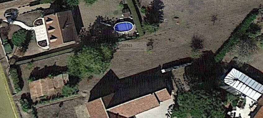 Terrain à SAINT-DYE-SUR-LOIRE