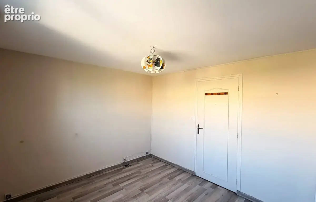 Appartement 73 m2, 3 chambres, balcon et cave - photo 7