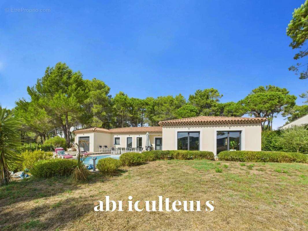 Belle villa contemporaine/vue panoramique en vente à Bagnols-en-Forêt (83600) - photo 16