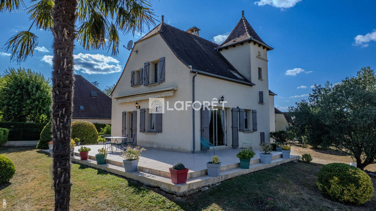 Maison à GOURDON
