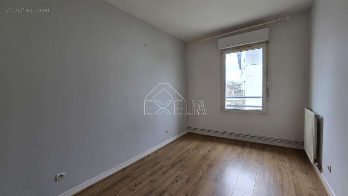 Appartement de type f3 en centre ville de mantes la jolie avec place de parking et balcon - photo 8